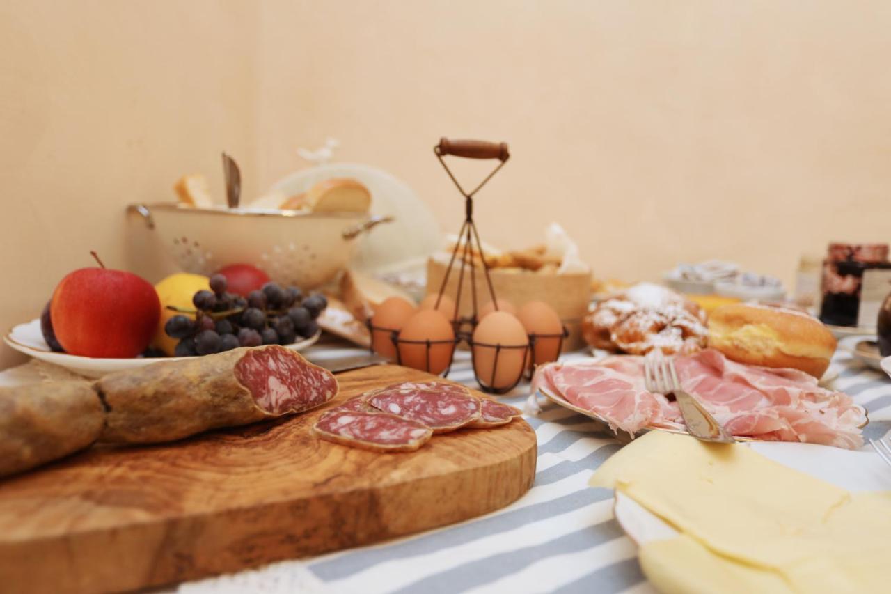 Tra i Campi Di Papaveri Medesano Esterno foto